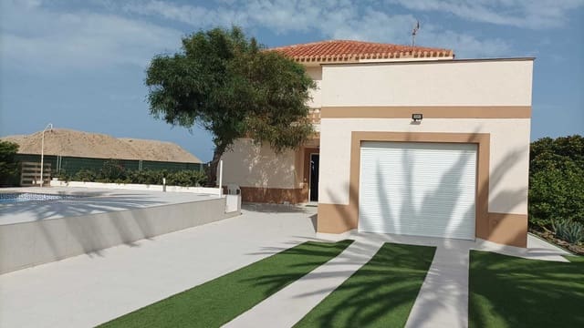 3 sypialnia Willa na sprzedaż w La Manga del Mar Menor z basenem garażem - 669 000 € (Ref: 9106973)