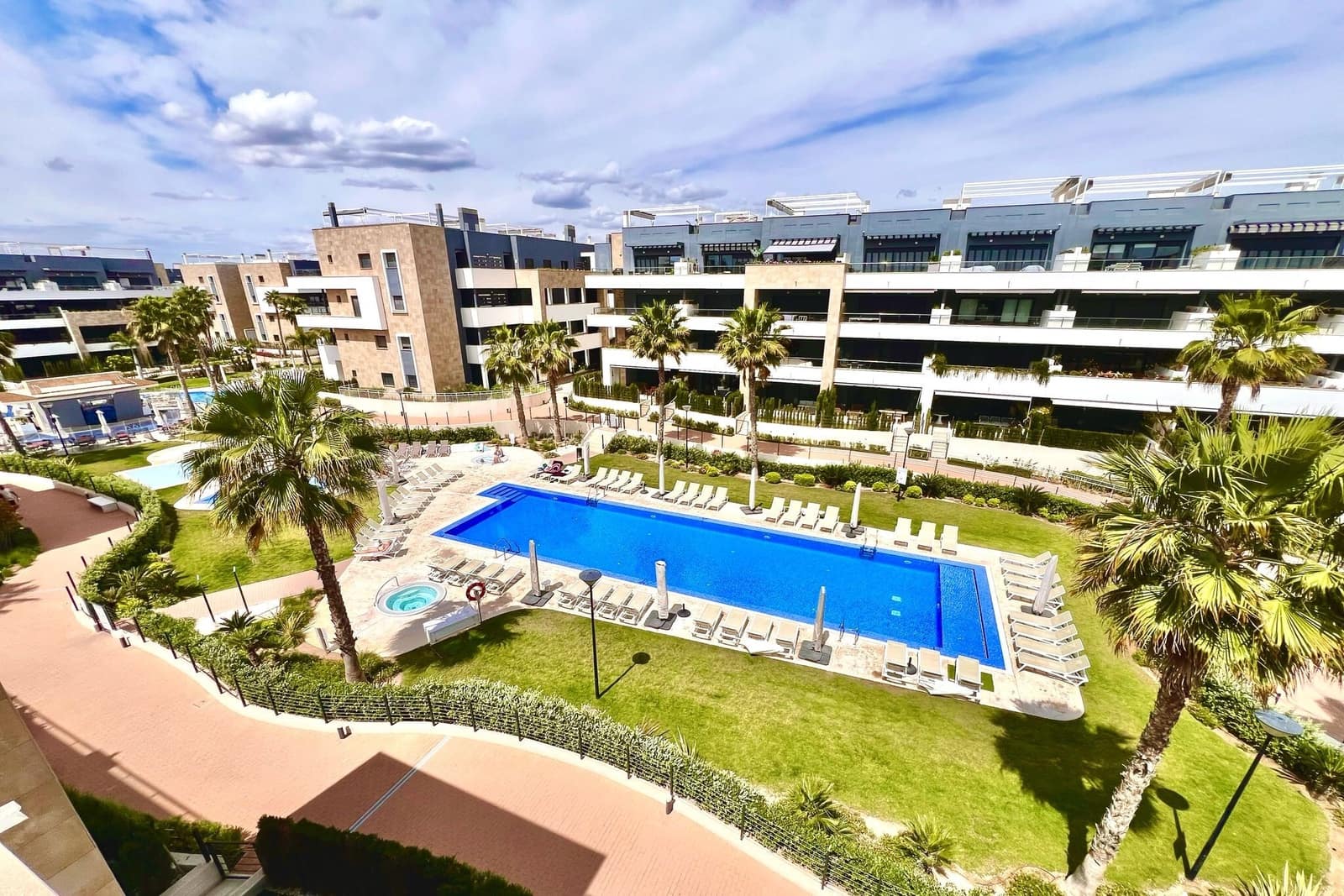 2 soverom Penthouse til salgs i Playa Flamenca med svømmebasseng garasje - € 465 000 (Ref: 9108275)