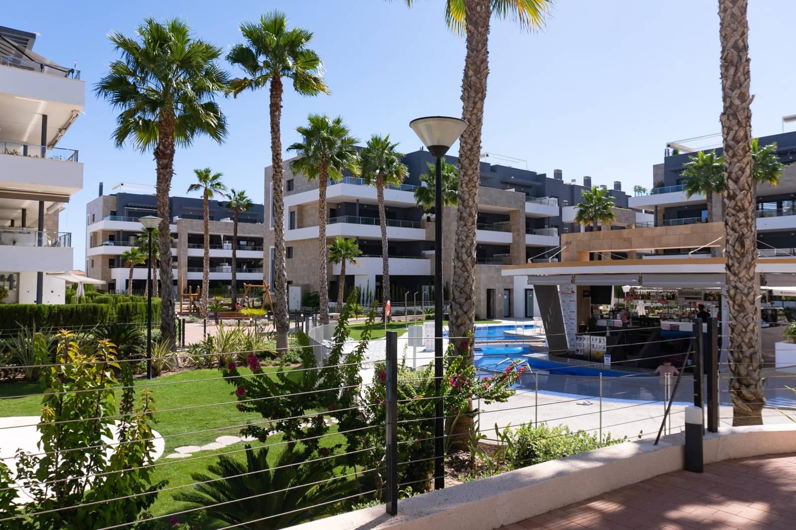 2 soverom Penthouse til salgs i Playa Flamenca med svømmebasseng garasje - € 465 000 (Ref: 9108275)