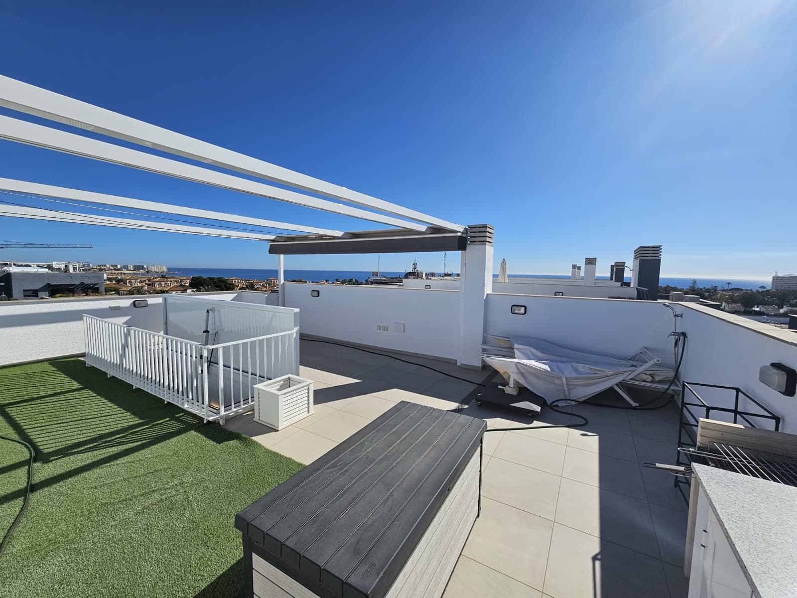 2 soverom Penthouse til salgs i Playa Flamenca med svømmebasseng garasje - € 425 000 (Ref: 9108385)