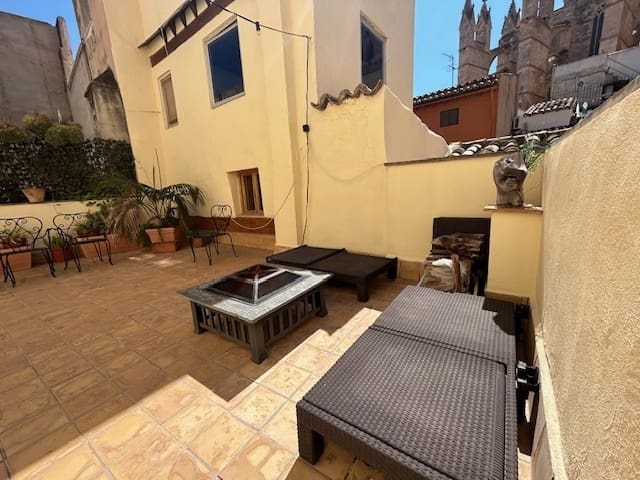 6 soveværelse Byhus til salg i Palma de Mallorca med garage - € 2.900.000 (Ref: 9111256)