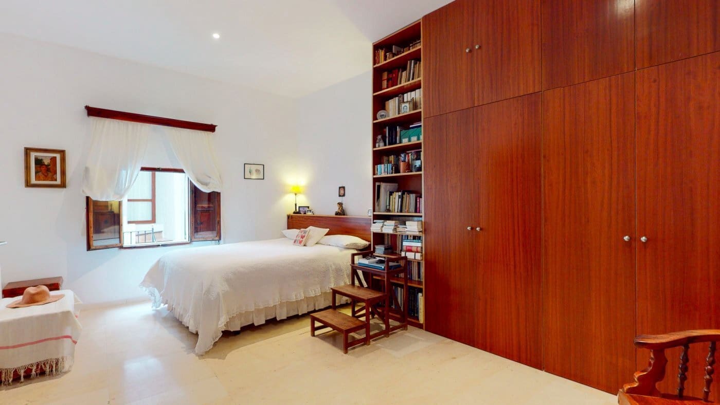 6 soveværelse Byhus til salg i Palma de Mallorca med garage - € 2.900.000 (Ref: 9111256)