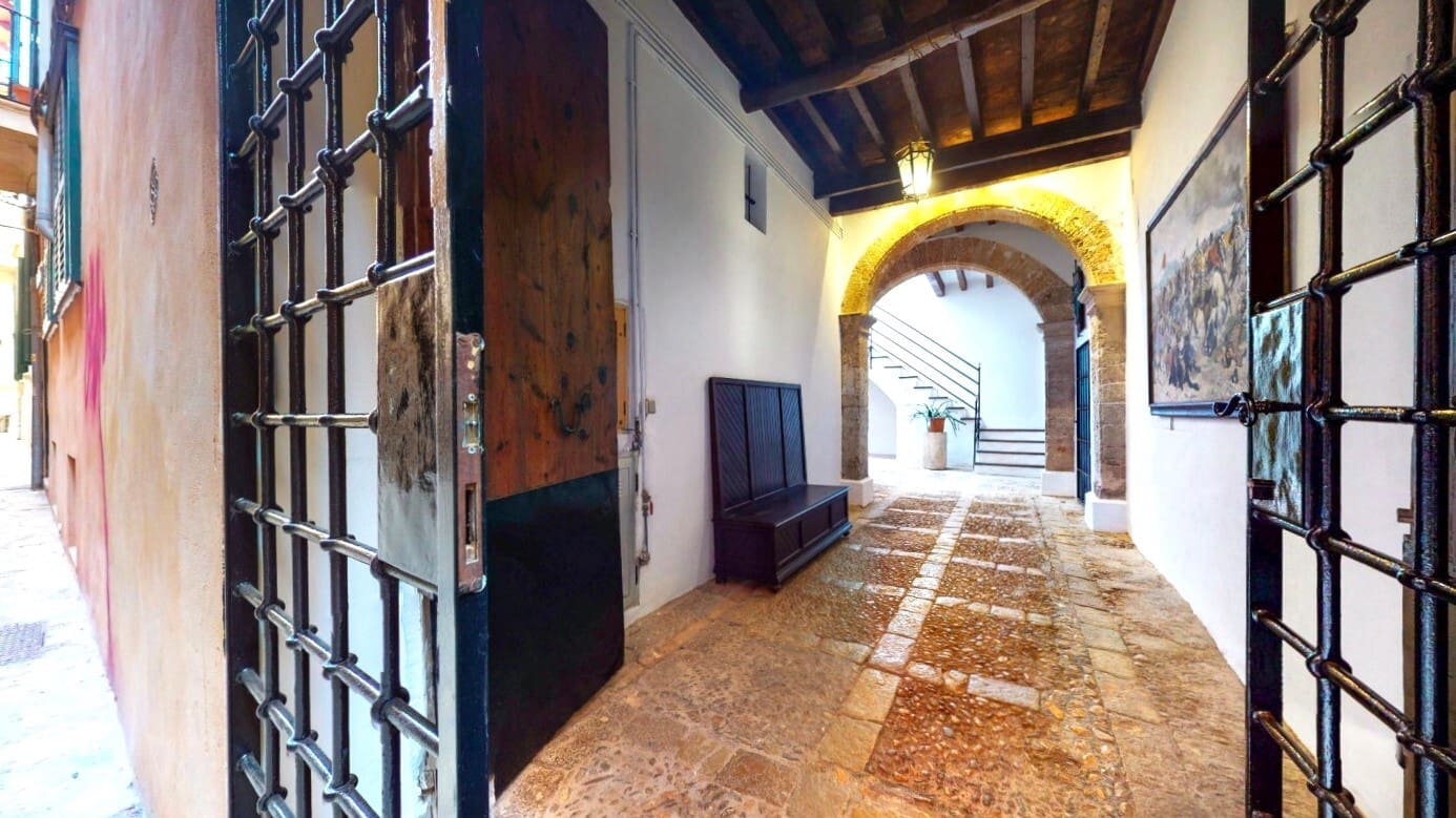 6 soveværelse Byhus til salg i Palma de Mallorca med garage - € 2.900.000 (Ref: 9111256)