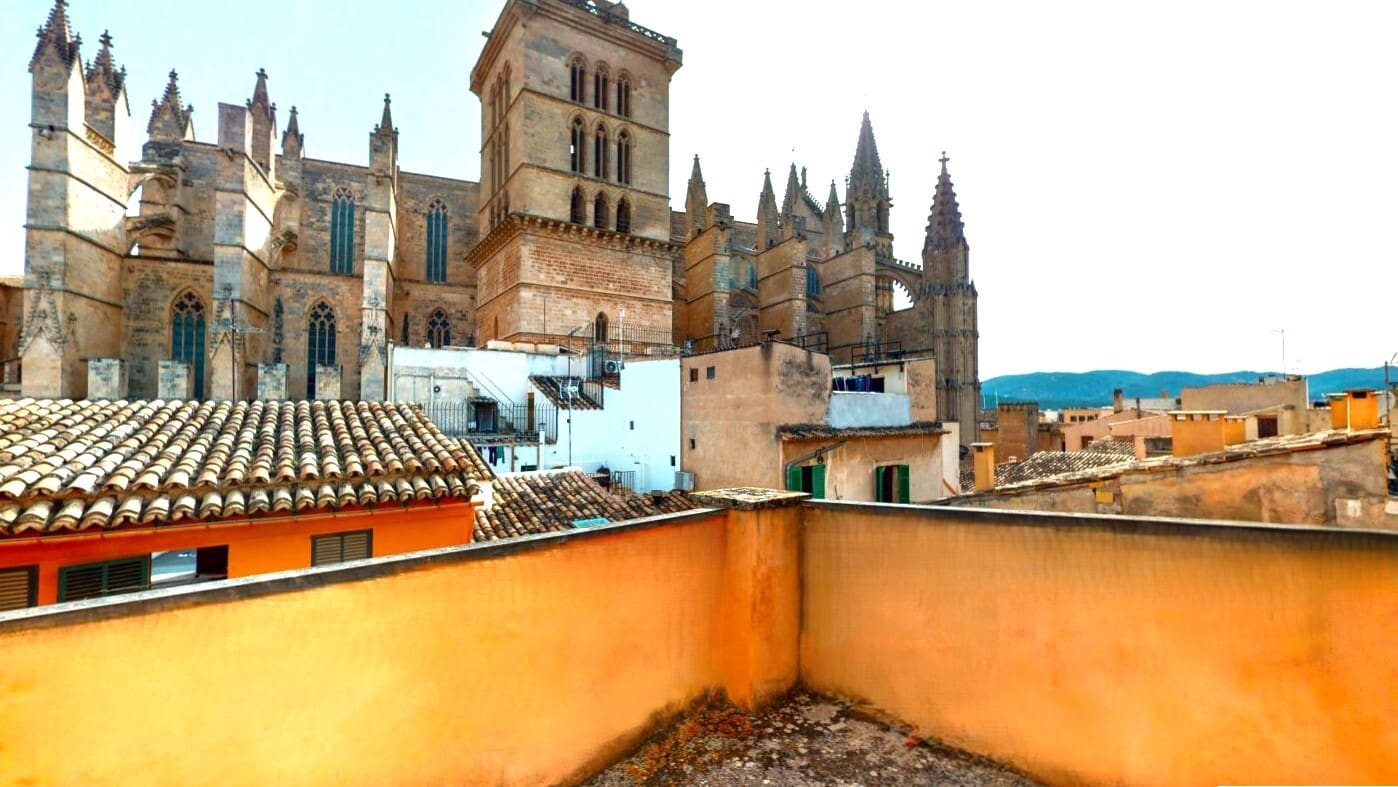 6 soveværelse Byhus til salg i Palma de Mallorca med garage - € 2.900.000 (Ref: 9111256)