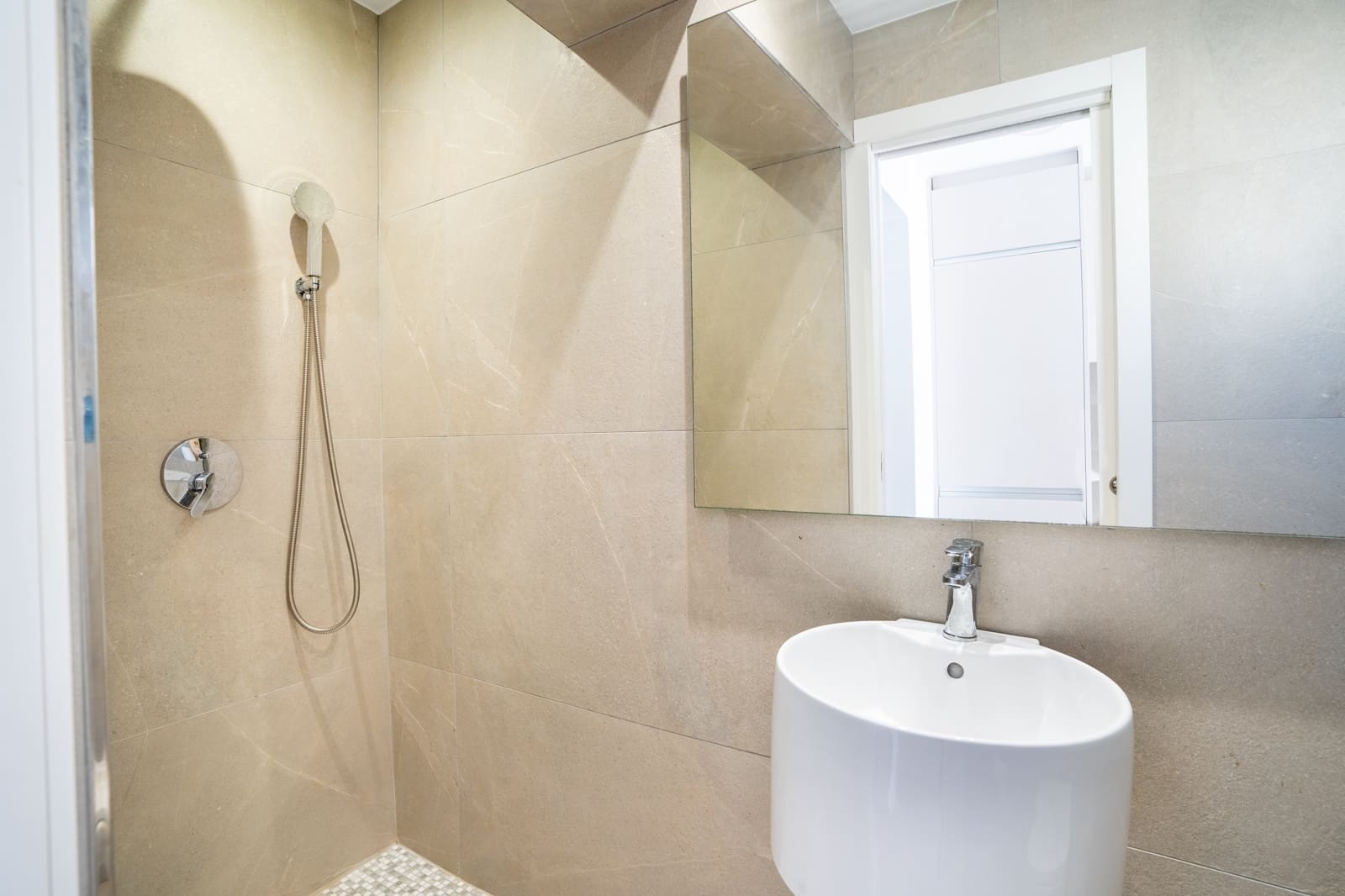 6 sypialnia Willa na sprzedaż w Palmanova z basenem garażem - 1 480 000 € (Ref: 9113360)