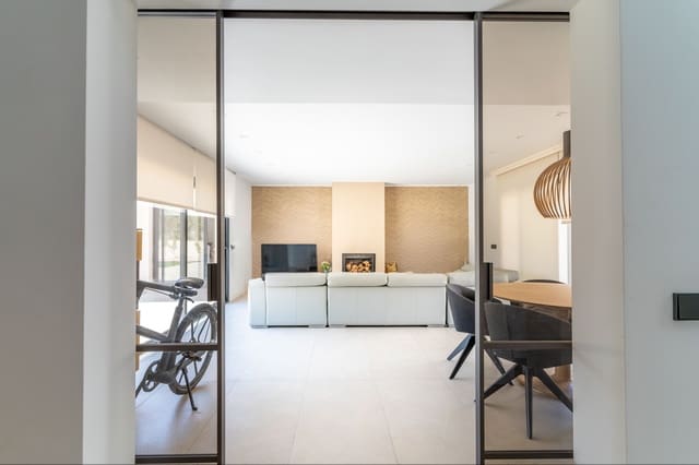 6 soveværelse Villa til salg i Palmanova, Calvià med swimmingpool garage - € 1.480.000 (Ref: 9113360)