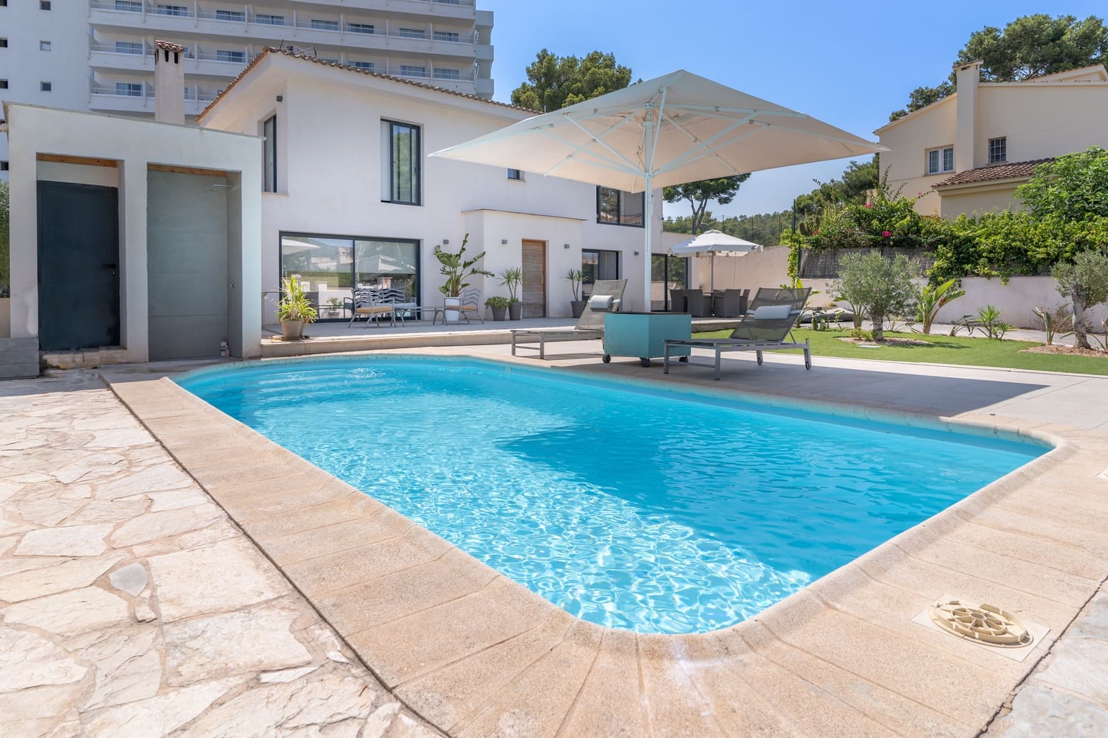 6 sypialnia Willa na sprzedaż w Palmanova z basenem garażem - 1 480 000 € (Ref: 9113360)