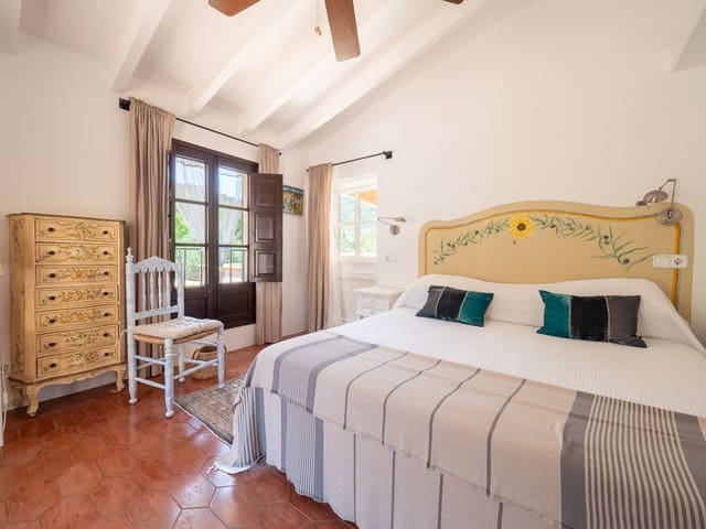 4 slaapkamer Finca/Landhuis te koop in Puigpunyent met zwembad - € 2.000.000 (Ref: 9127011)