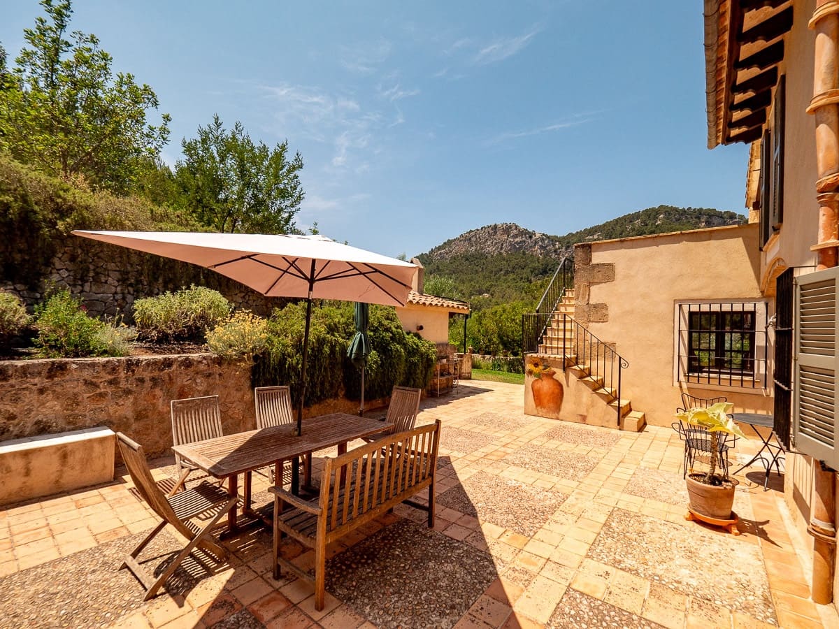 4 soveværelse Finca/Landehus til salg i Puigpunyent med swimmingpool - € 2.000.000 (Ref: 9127011)