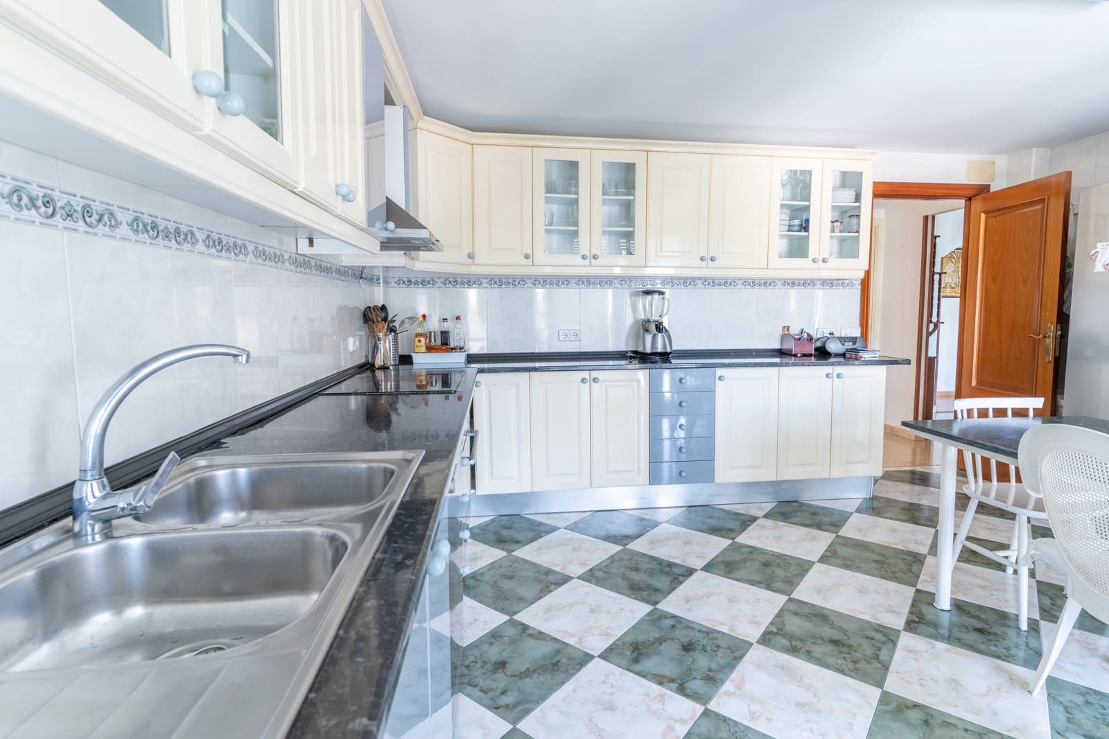 4 soveværelse Lejlighed til salg i Palmanova med garage - € 1.165.000 (Ref: 9131706)