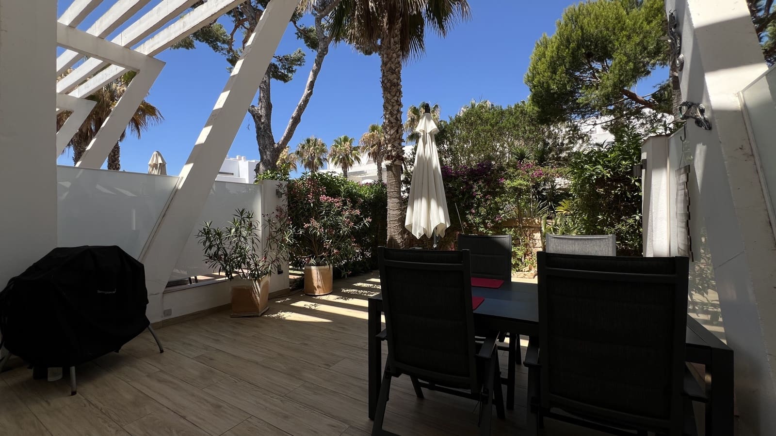 3 soveværelse Rækkehus til salg i Cala d'Or med swimmingpool garage - € 539.500 (Ref: 9143718)