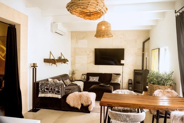 3 soveværelse Byhus til salg i Ses Salines med swimmingpool garage - € 1.790.000 (Ref: 9147978)