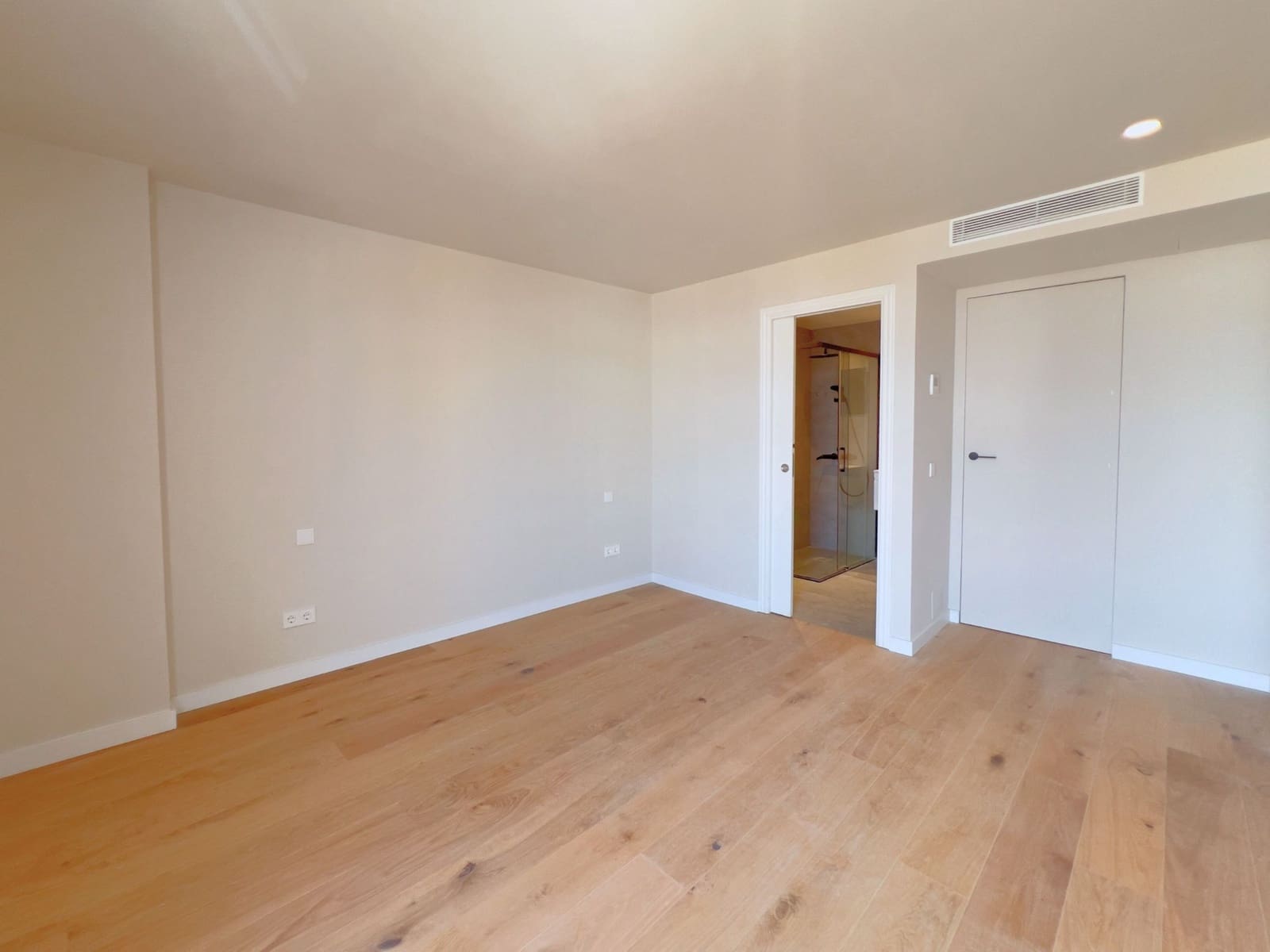 4 bedroom Apartment for sale in Palma de Mallorca with garage - € 645,000 (Ref: 9159953)