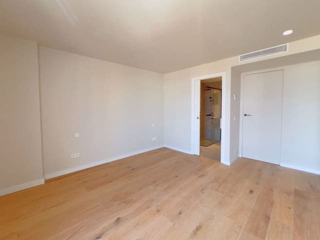 4 bedroom Apartment for sale in Es Molinar / El Molinar, Palma de Mallorca with garage - € 645,000 (Ref: 9159953)