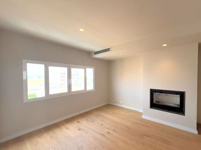 4 bedroom Apartment for sale in Es Molinar / El Molinar, Palma de Mallorca with garage - € 645,000 (Ref: 9159953)