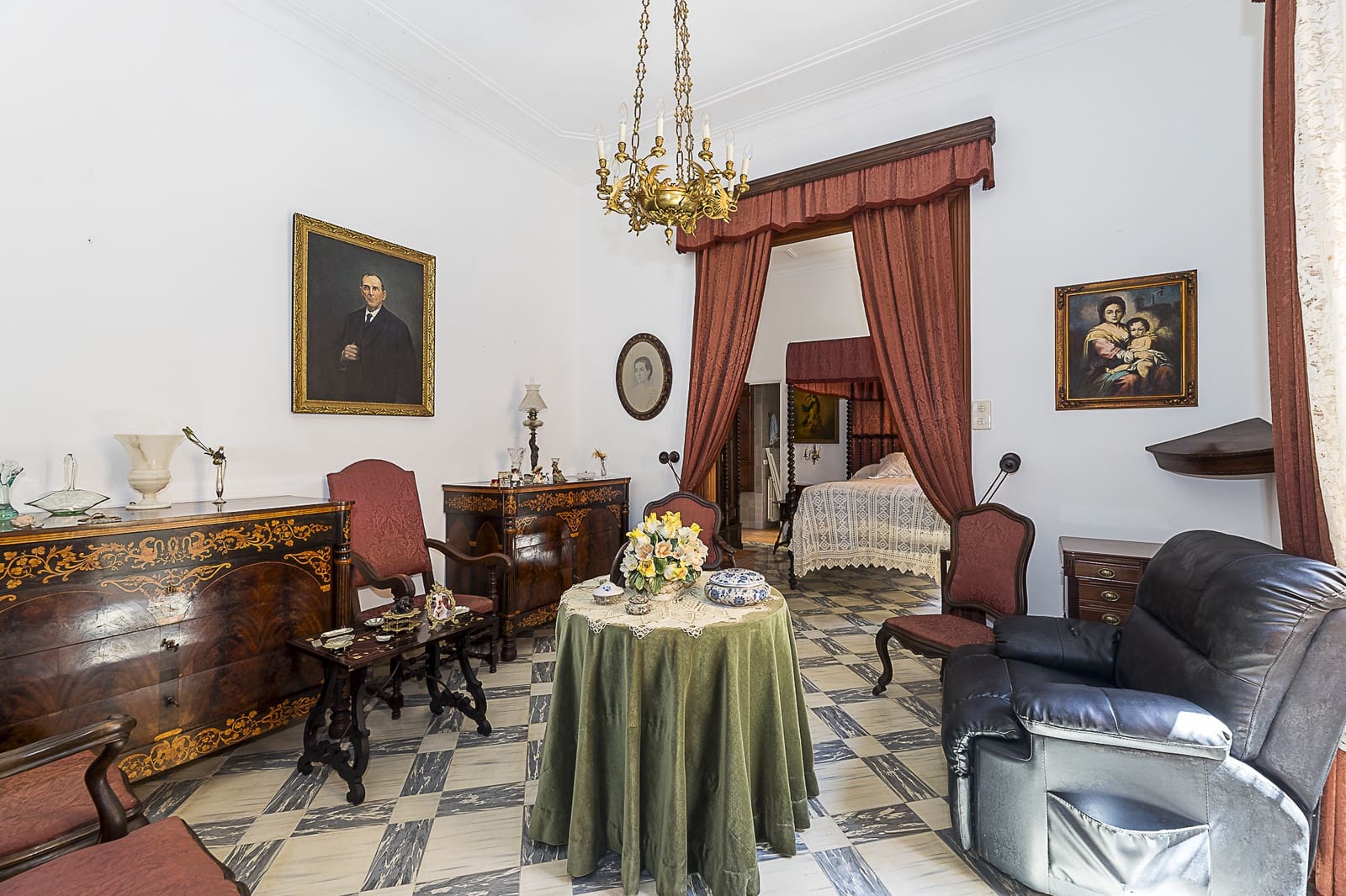 6 bedroom Townhouse for sale in Santanyi with garage - € 1,150,000 (Ref: 9161894)