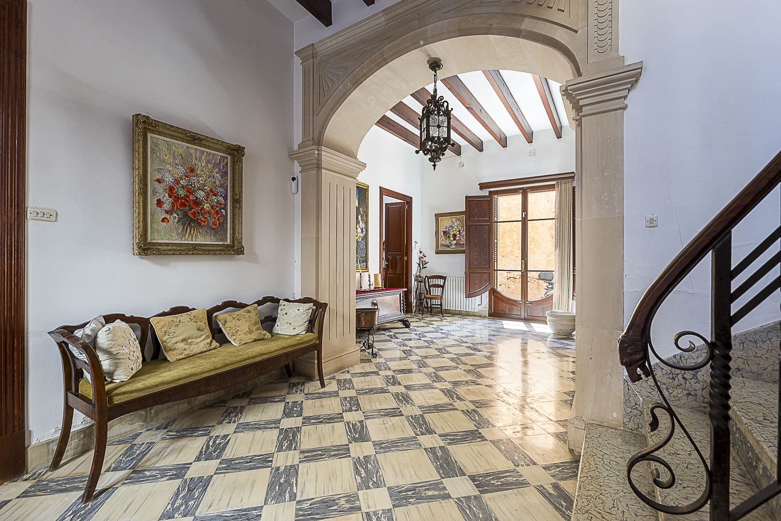 6 bedroom Townhouse for sale in Santanyi with garage - € 1,150,000 (Ref: 9161894)