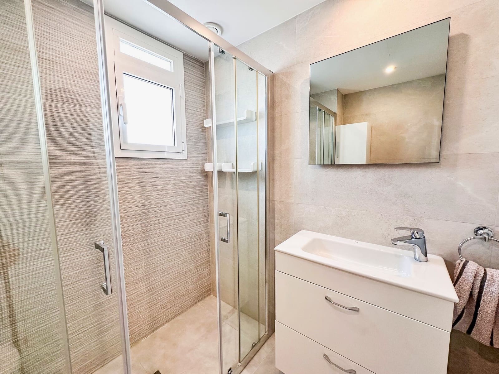 2 soveværelse Penthouse til salg i Cala d'Or med swimmingpool garage - € 498.000 (Ref: 9180175)