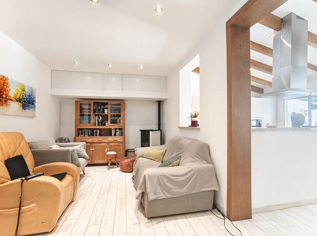 5 soveværelse Byhus til salg i Llucmajor - € 698.000 (Ref: 9182049)