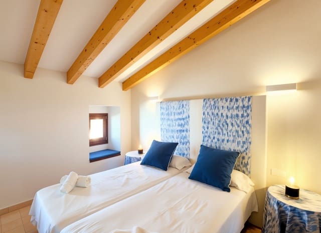 5 sypialnia Finka/Dom wiejski na sprzedaż w Artà z basenem garażem - 1 580 000 € (Ref: 9187879)