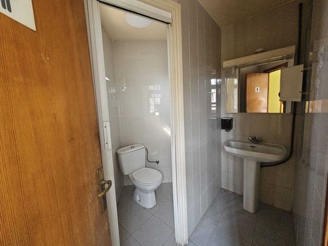 Erhverv til salg i Palmanova, Calvià med garage - € 145.800 (Ref: 9192688)