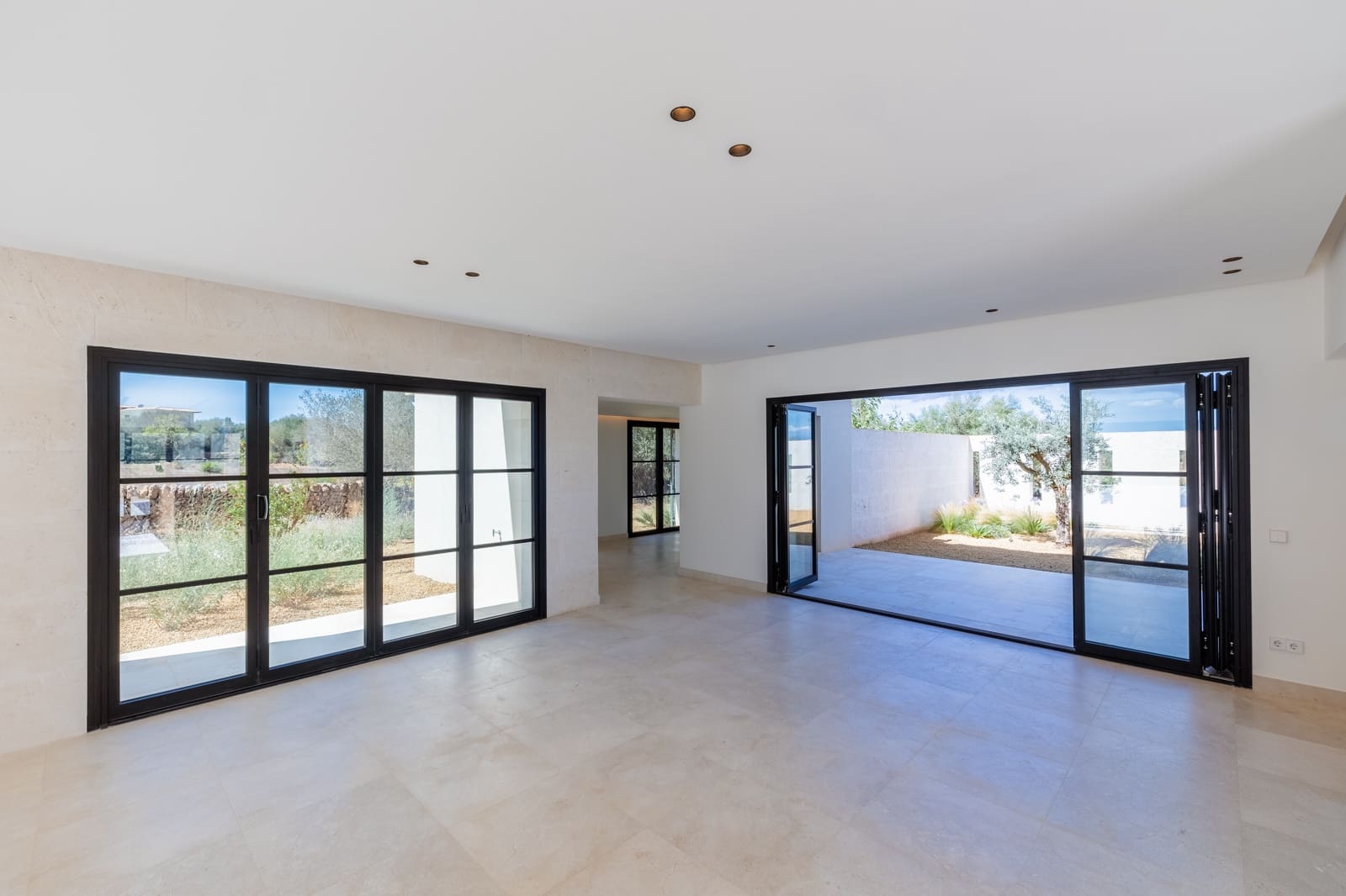 Finca/Casa Rural de 5 habitaciones en Ses Salines en venta con piscina garaje - 4.295.000 € (Ref: 9205495)