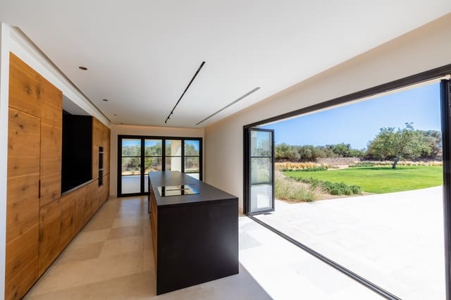Finca/Casa Rural de 5 habitaciones en Ses Salines en venta con piscina garaje - 4.295.000 € (Ref: 9205495)