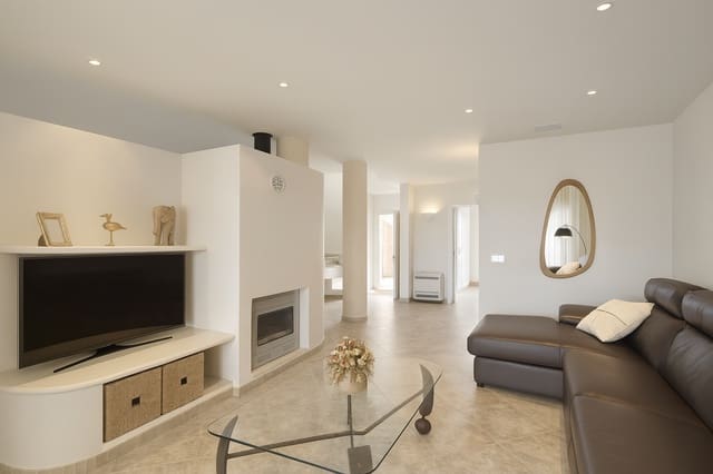 4 bedroom Townhouse for rent in Artà with pool - € 3,500 (Ref: 9237077)