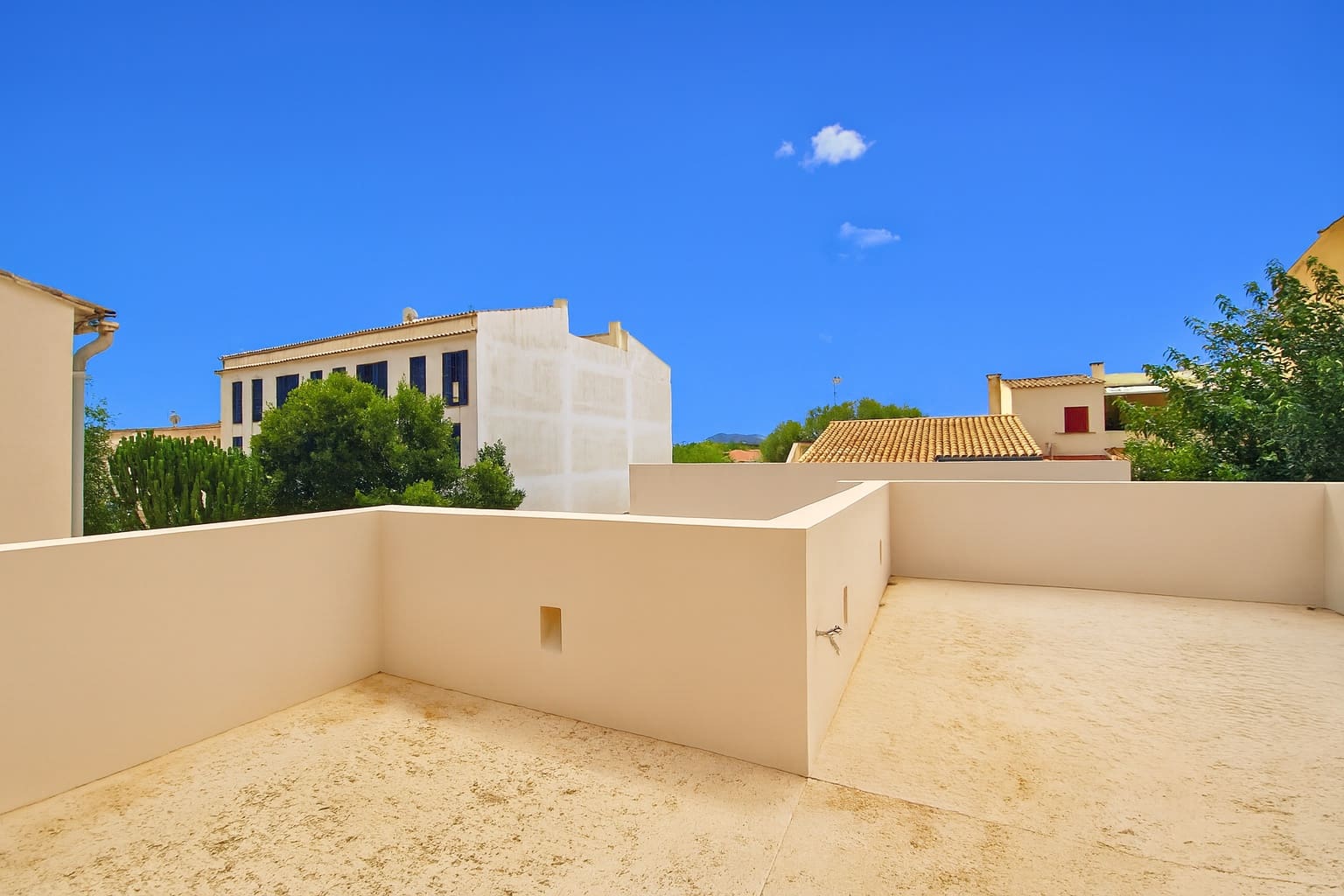 4 sypialnia Dom do wynajęcia w Arta z basenem - 3 500 € (Ref: 9237077)