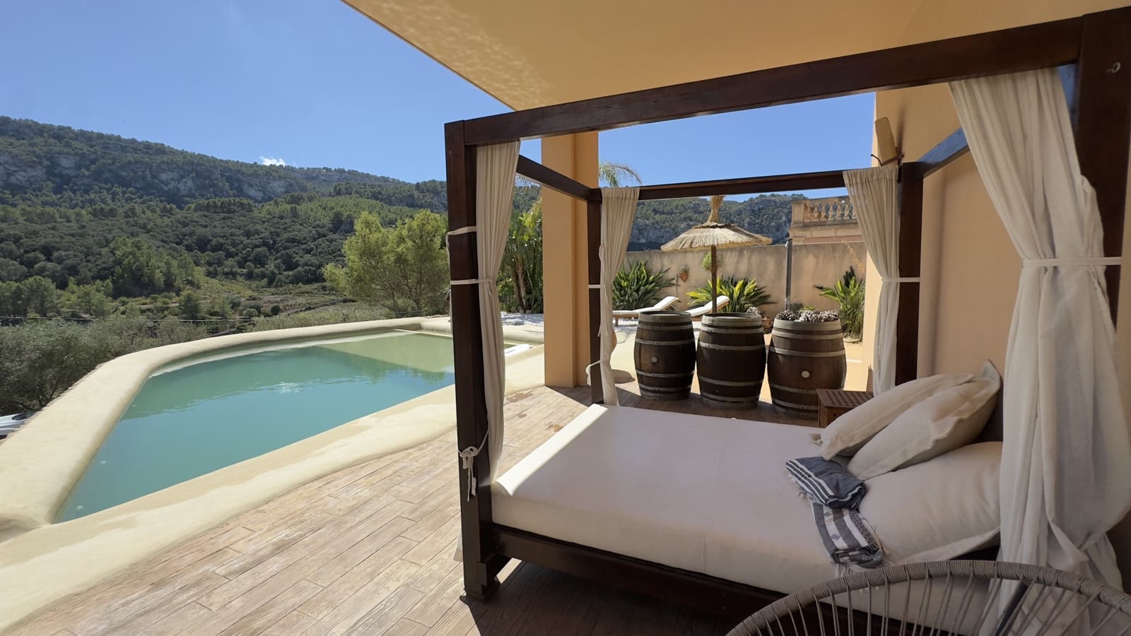 2 soveværelse Finca/Landehus til salg i Puigpunyent med swimmingpool garage - € 1.990.000 (Ref: 9255801)