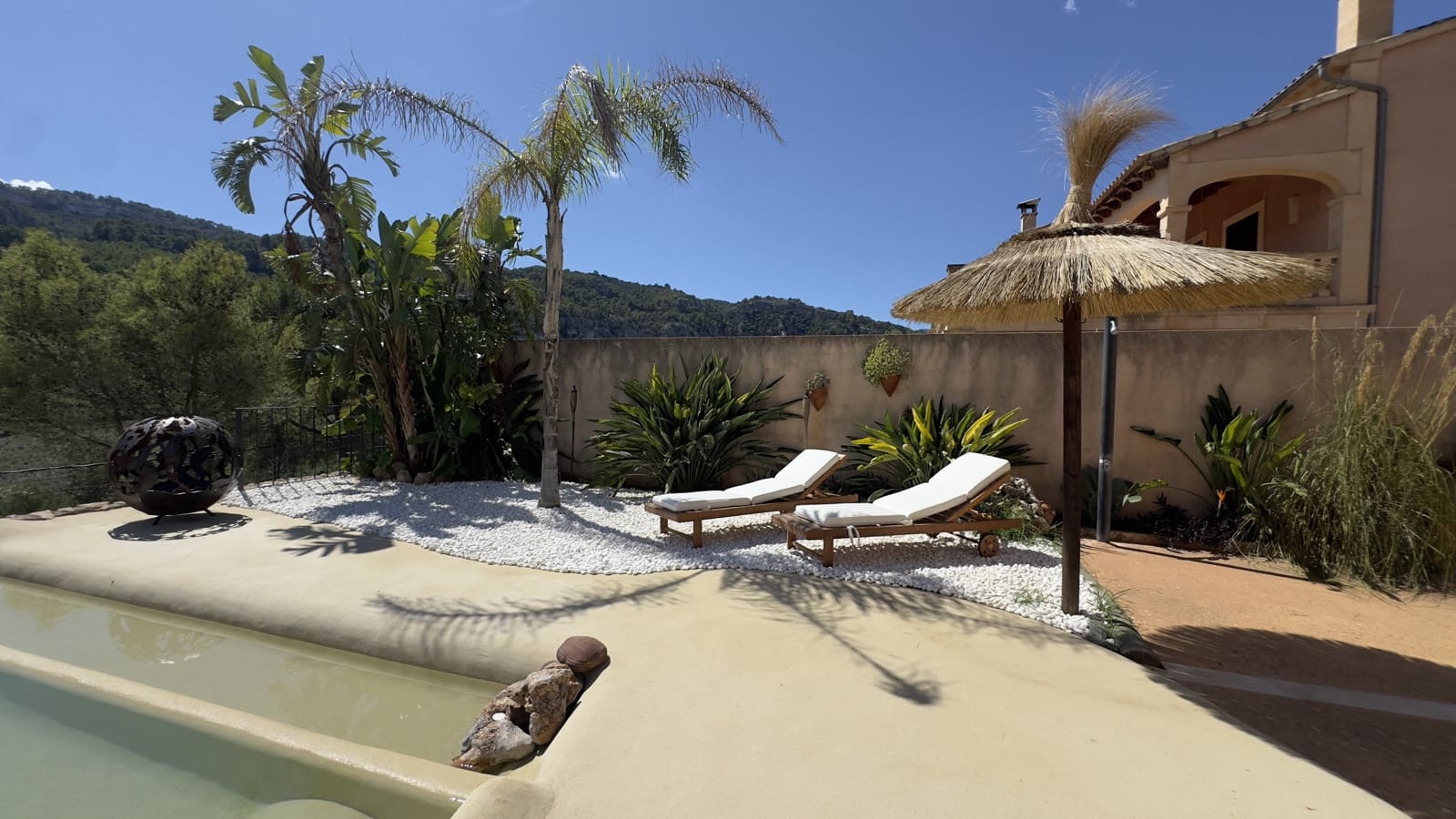 2 soveværelse Finca/Landehus til salg i Puigpunyent med swimmingpool garage - € 1.990.000 (Ref: 9255801)