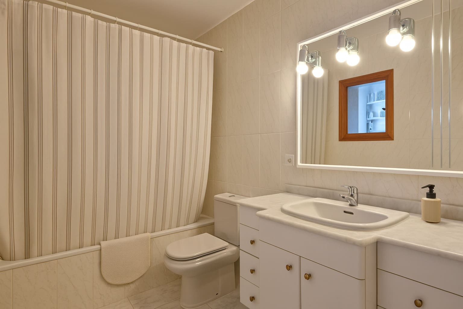 Semi-Rækkehus til salg i Cala Millor med swimmingpool garage - € 1.289.000 (Ref: 9271749)