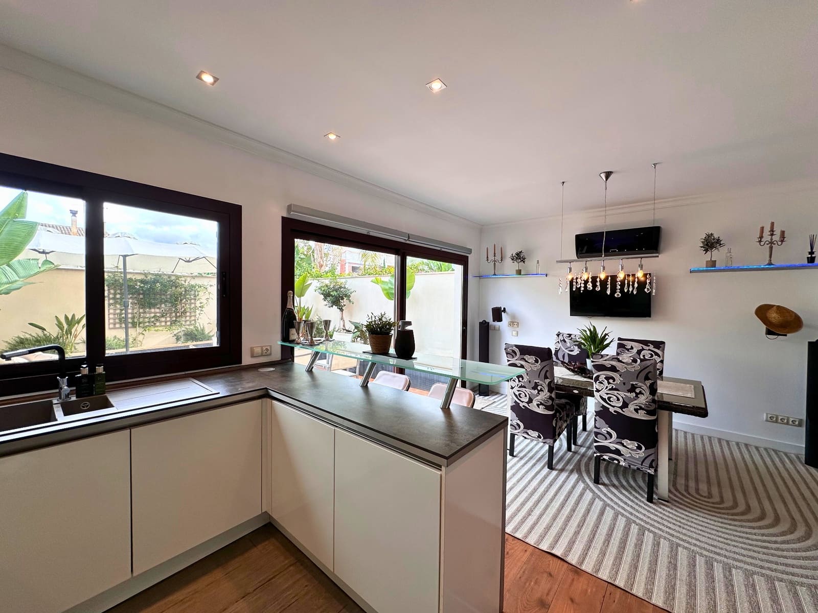 3 soveværelse Byhus til salg i Ses Salines med garage - € 717.000 (Ref: 9306136)