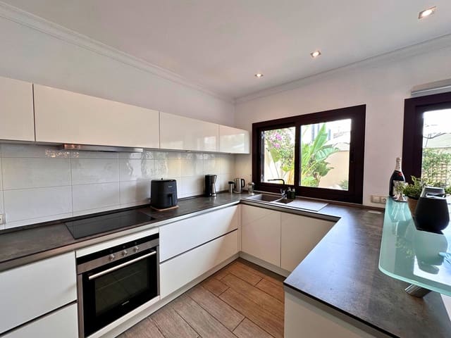 3 soveværelse Byhus til salg i Ses Salines med garage - € 717.000 (Ref: 9306136)