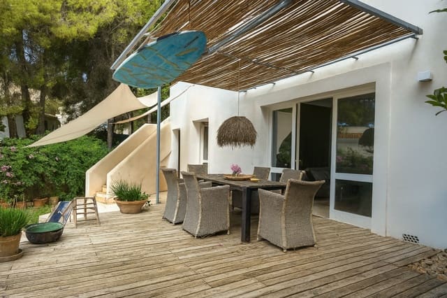 6 slaapkamer Villa te koop in Costa de la Calma, Calvià met zwembad garage - € 1.300.000 (Ref: 9322349)