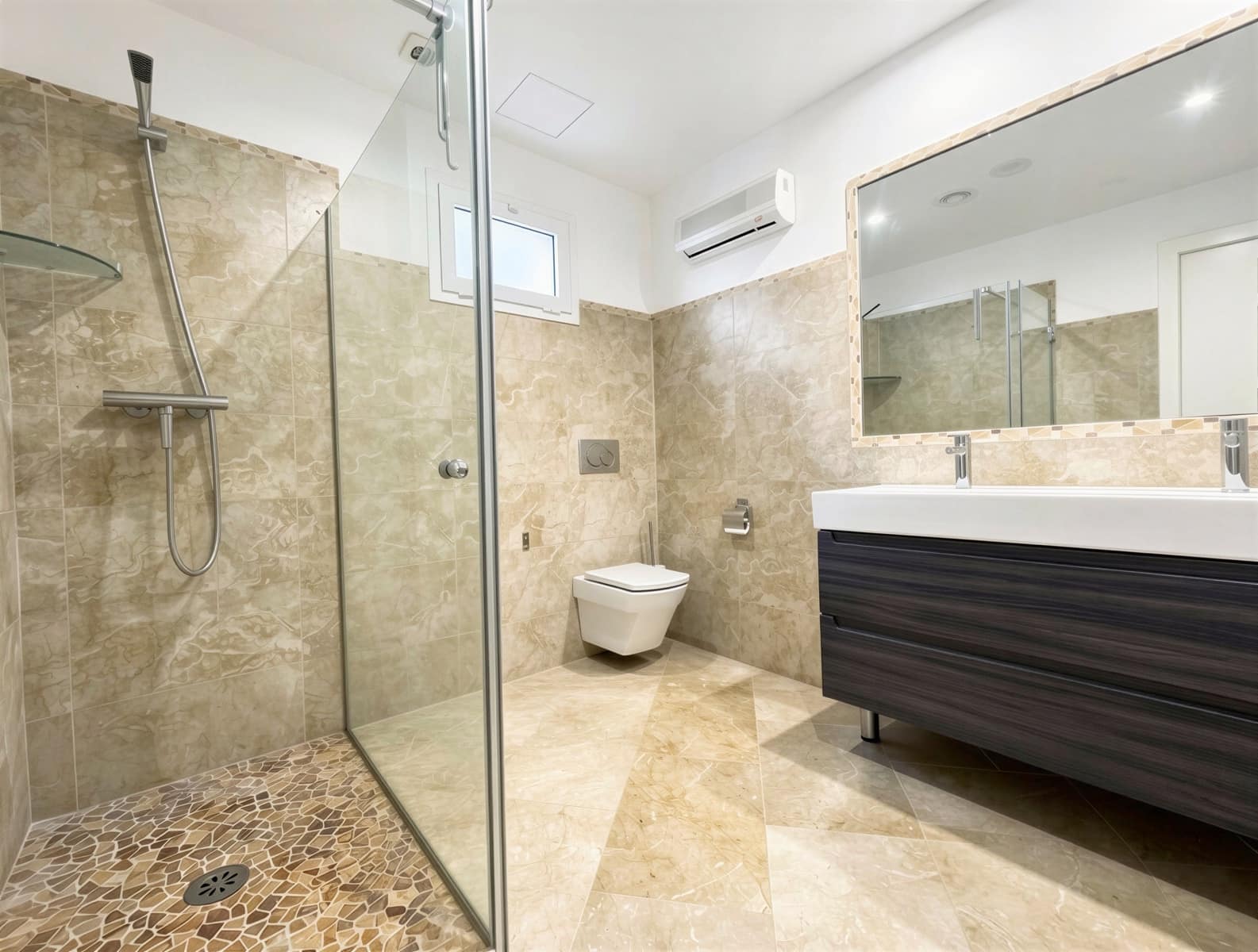 4 bedroom Villa for sale in Sa Cabaneta / La Cabaneta with pool garage - € 1,350,000 (Ref: 9329761)