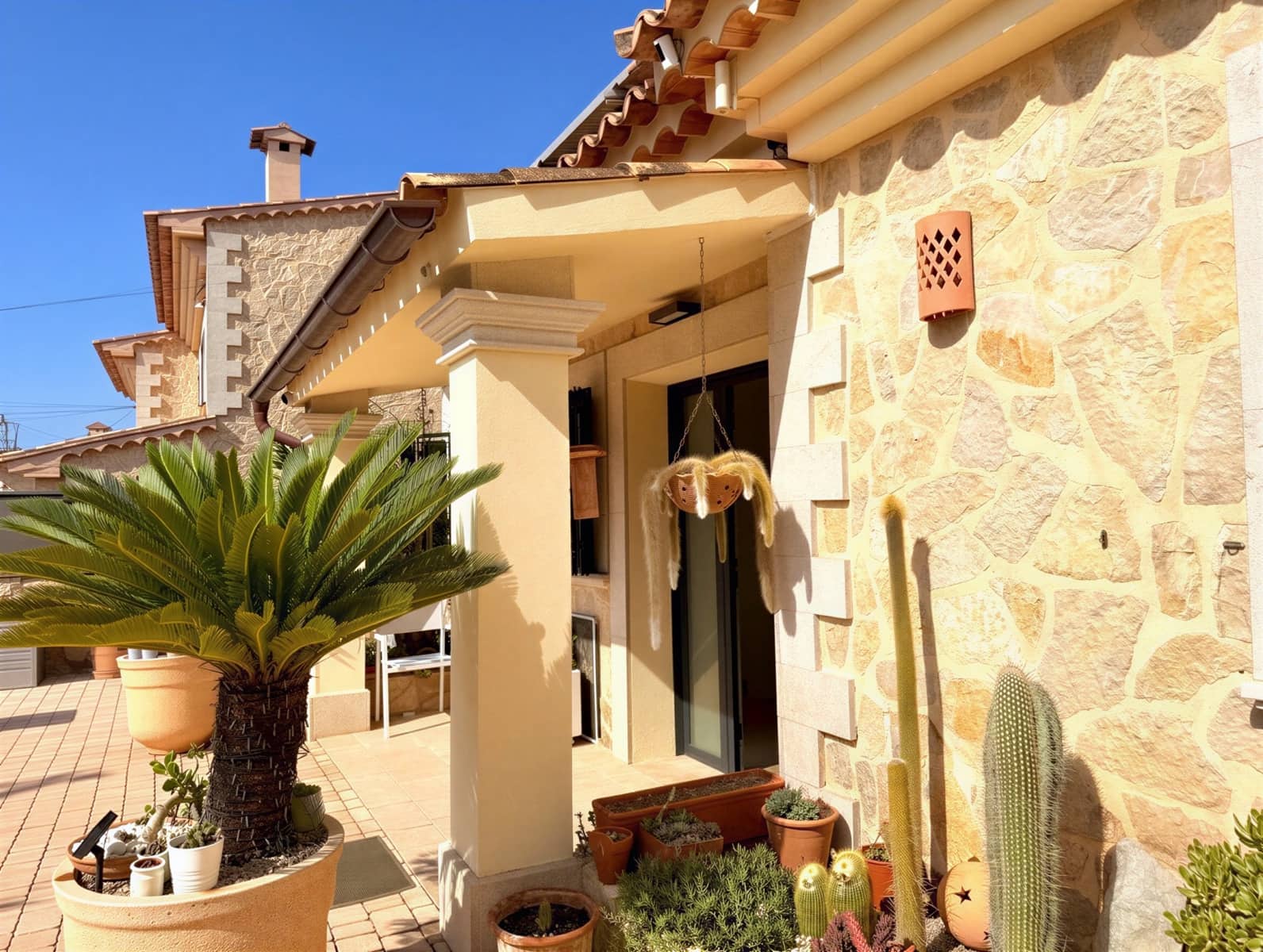 4 bedroom Villa for sale in Sa Cabaneta / La Cabaneta with pool garage - € 1,350,000 (Ref: 9329761)