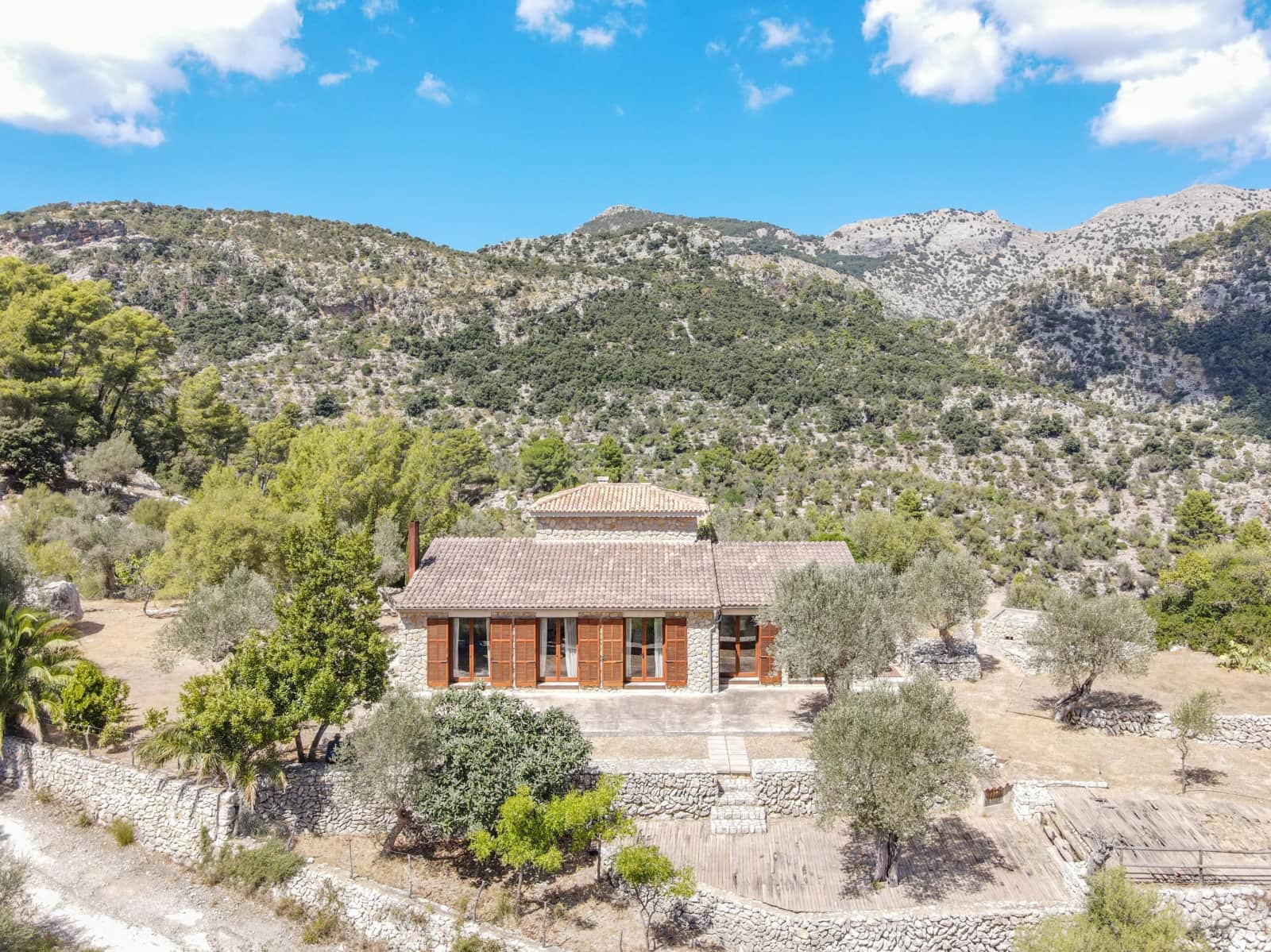 3 sovrum Finca/Hus på landet till salu i Orient - 1 485 000 € (Ref: 9331862)