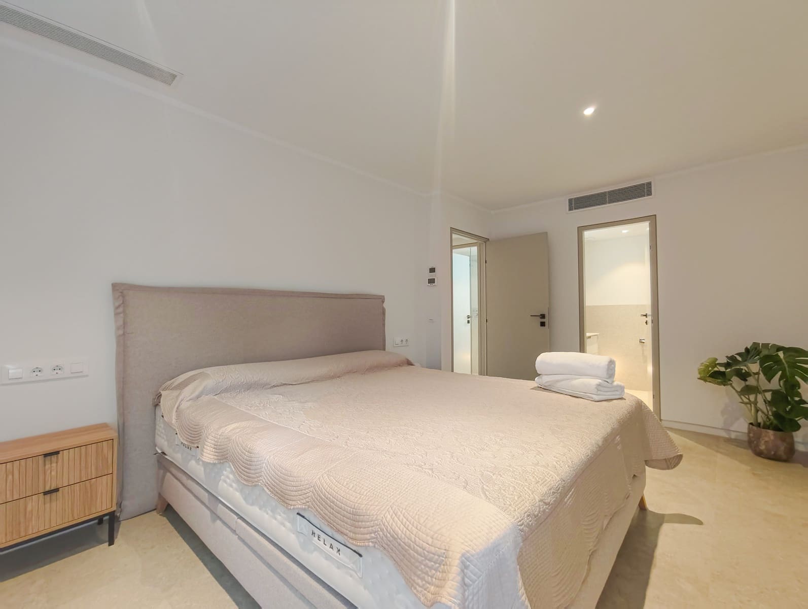 3 bedroom Apartment for rent in Peguera / Paguera with garage - € 4,500 (Ref: 9341727)