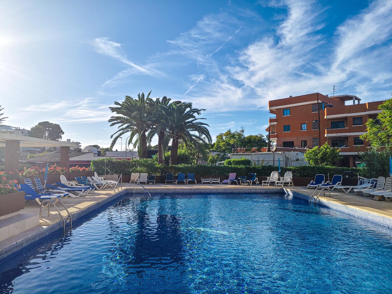 2 soveværelse Lejlighed til salg i Santa Ponsa med swimmingpool - € 399.000 (Ref: 9343954)