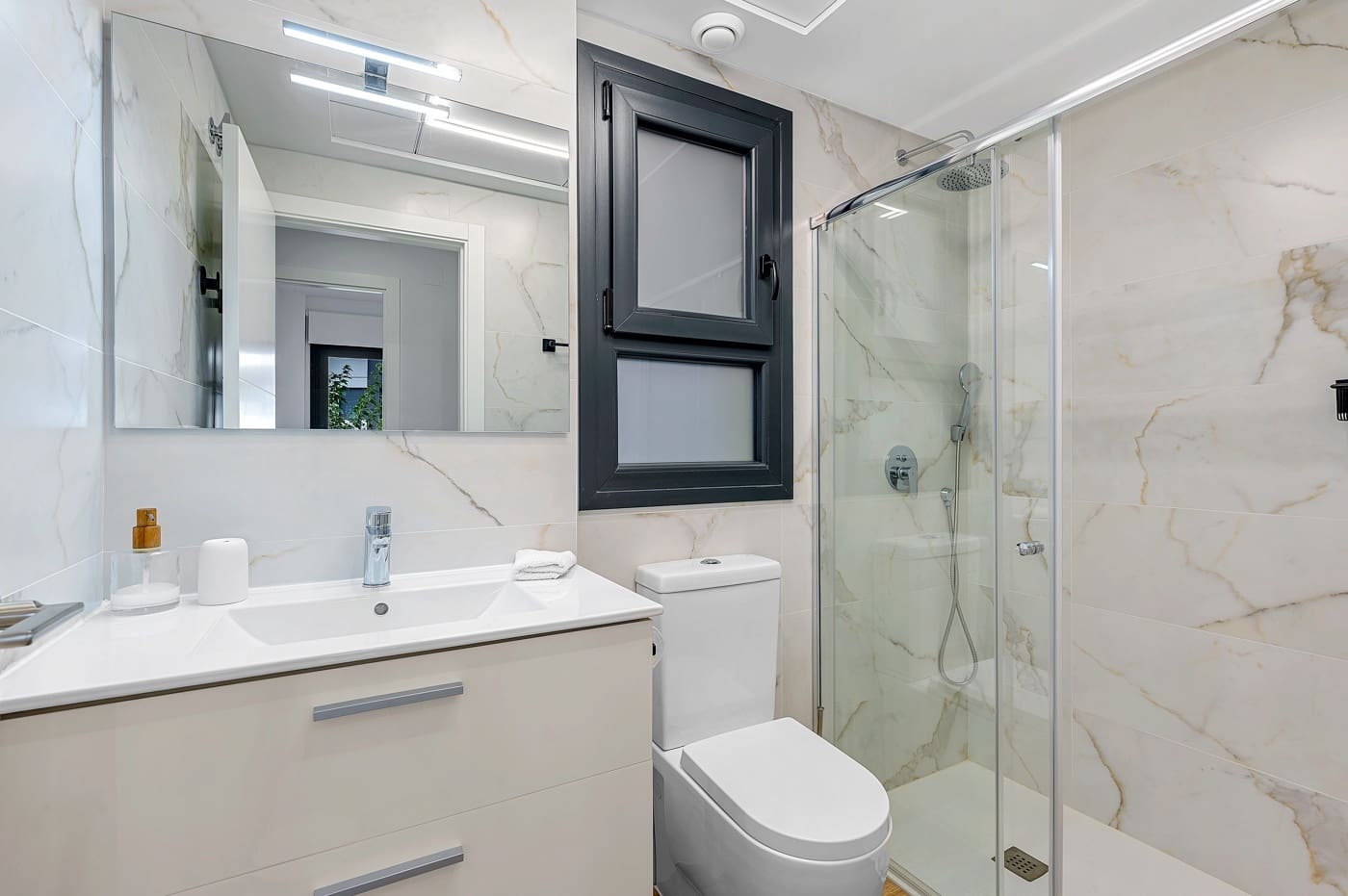 2 bedroom Apartment for sale in Orihuela Costa with pool - € 249,500 (Ref: 9354226)