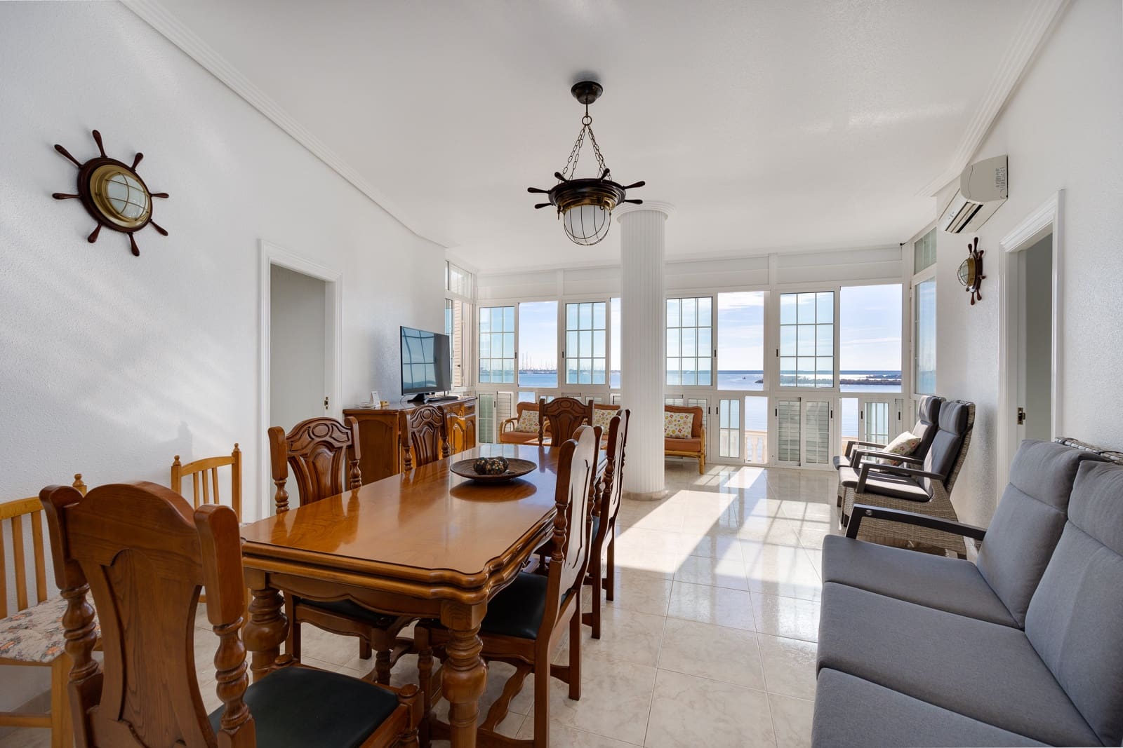 Apartamento de 4 habitaciones en Torrevieja en venta con garaje - 389.500 € (Ref: 9354524)