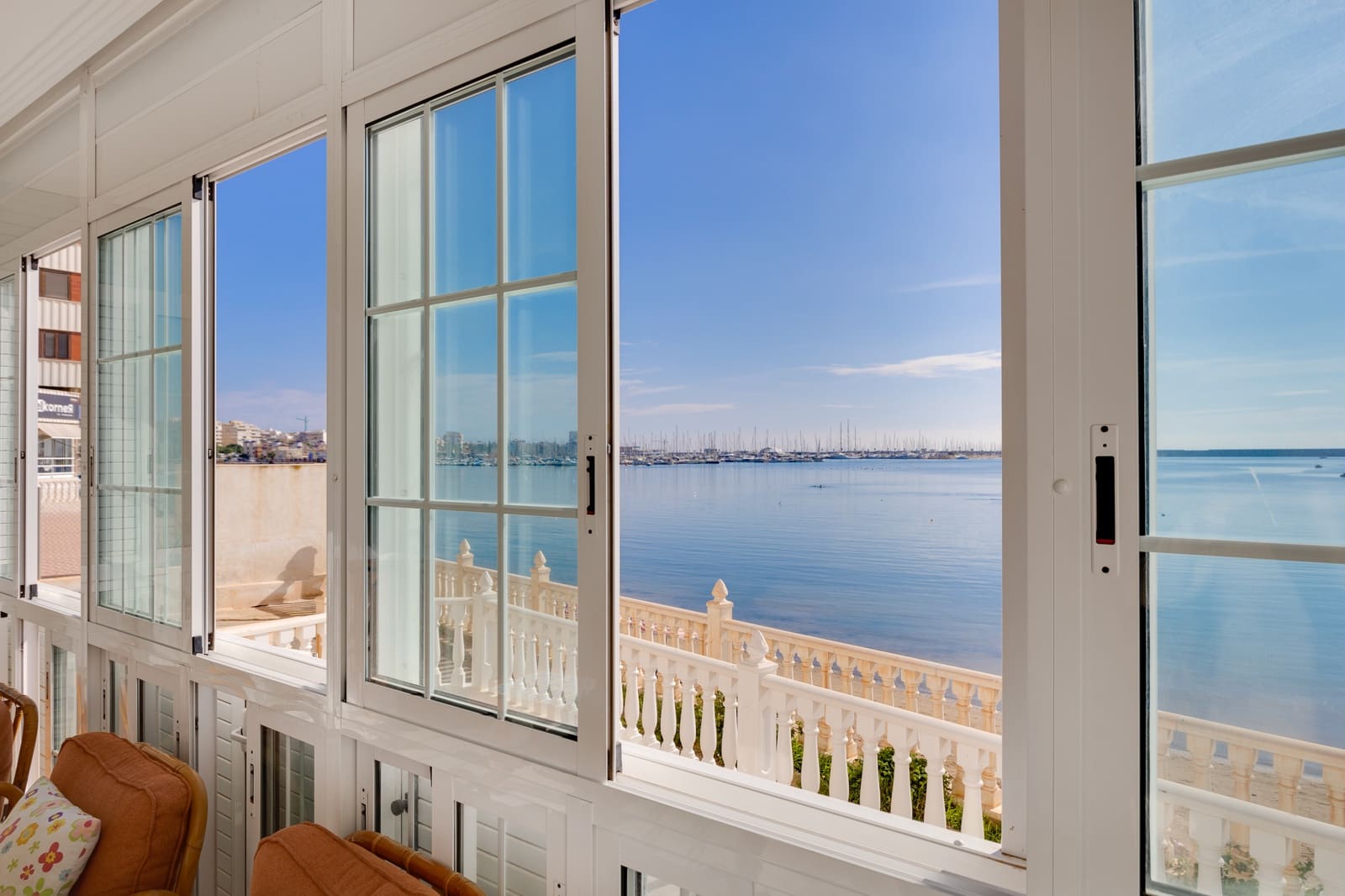 Apartamento de 4 habitaciones en Torrevieja en venta con garaje - 389.500 € (Ref: 9354524)