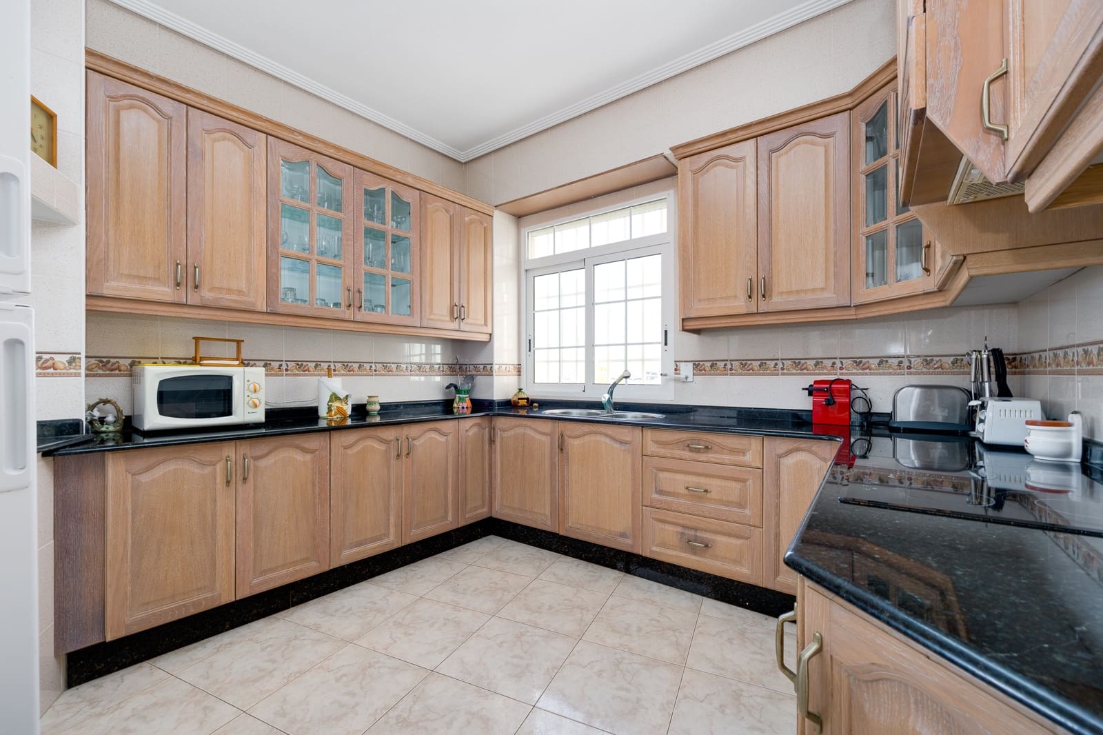 Apartamento de 4 habitaciones en Torrevieja en venta con garaje - 389.500 € (Ref: 9354524)