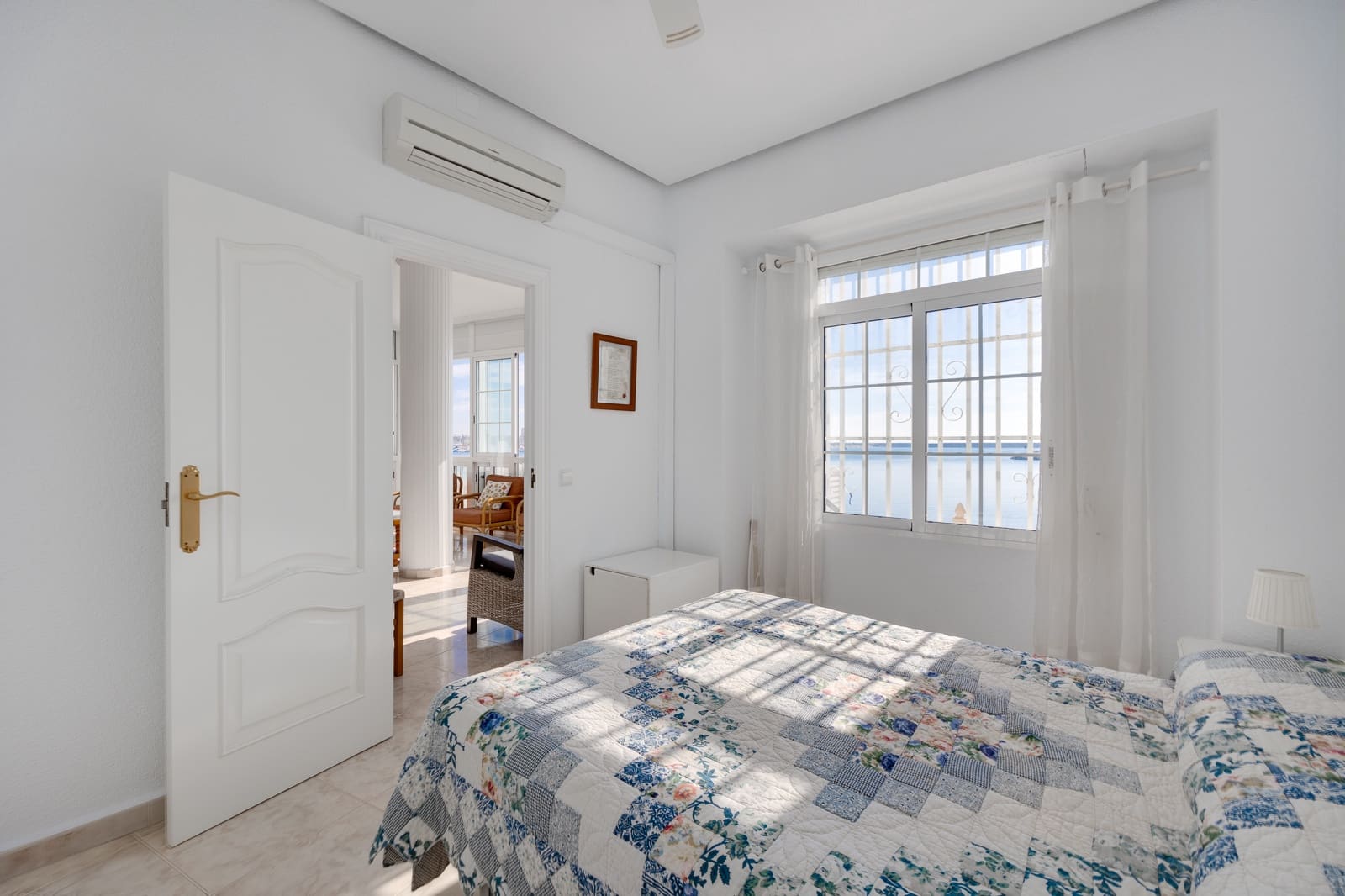 Apartamento de 4 habitaciones en Torrevieja en venta con garaje - 389.500 € (Ref: 9354524)