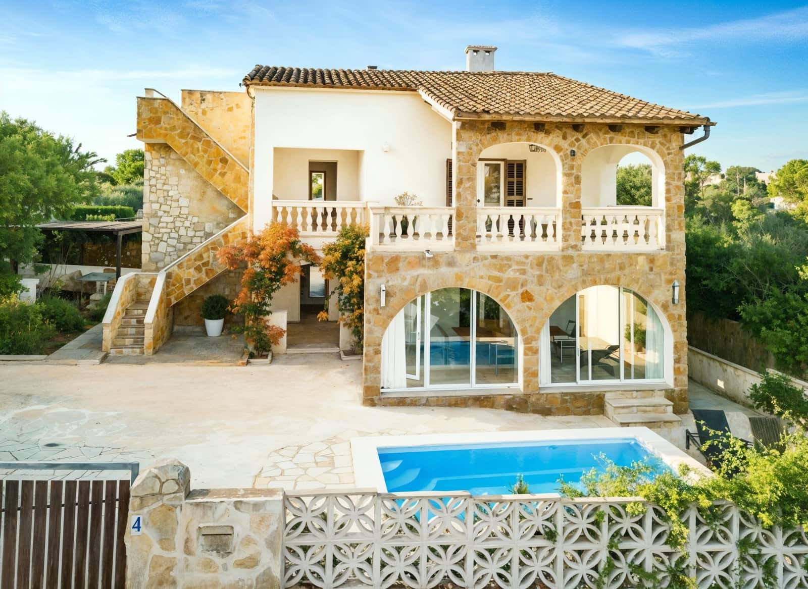 4 chambre Villa/Maison à vendre à Cala Santanyi avec piscine garage - 1 490 000 € (Ref: 9357360)