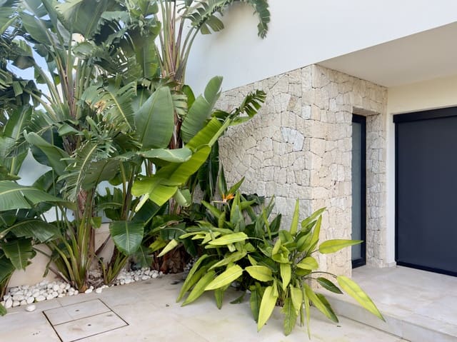 3 bedroom Semi-detached Villa for sale in Llucmajor with pool garage - € 849,000 (Ref: 9369368)