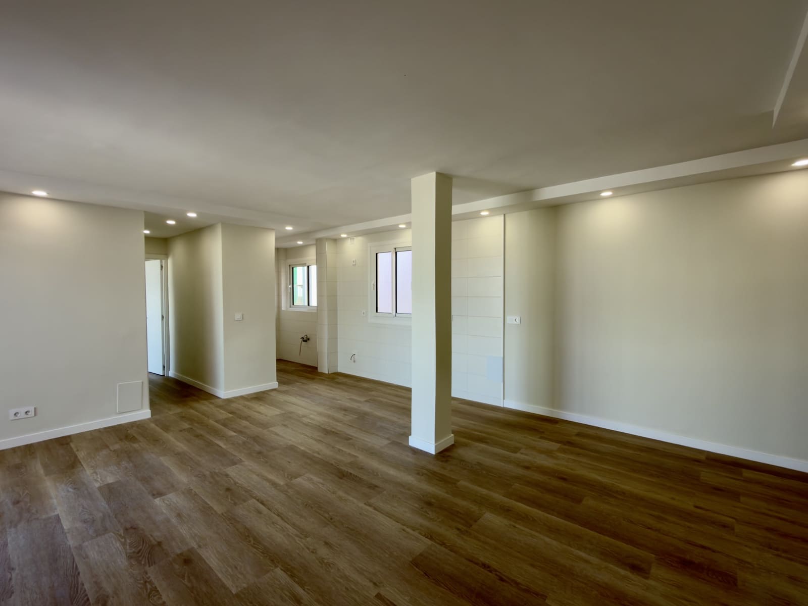 2 bedroom Apartment for sale in L'Arenal / S'Arenal with garage - € 449,000 (Ref: 9372143)