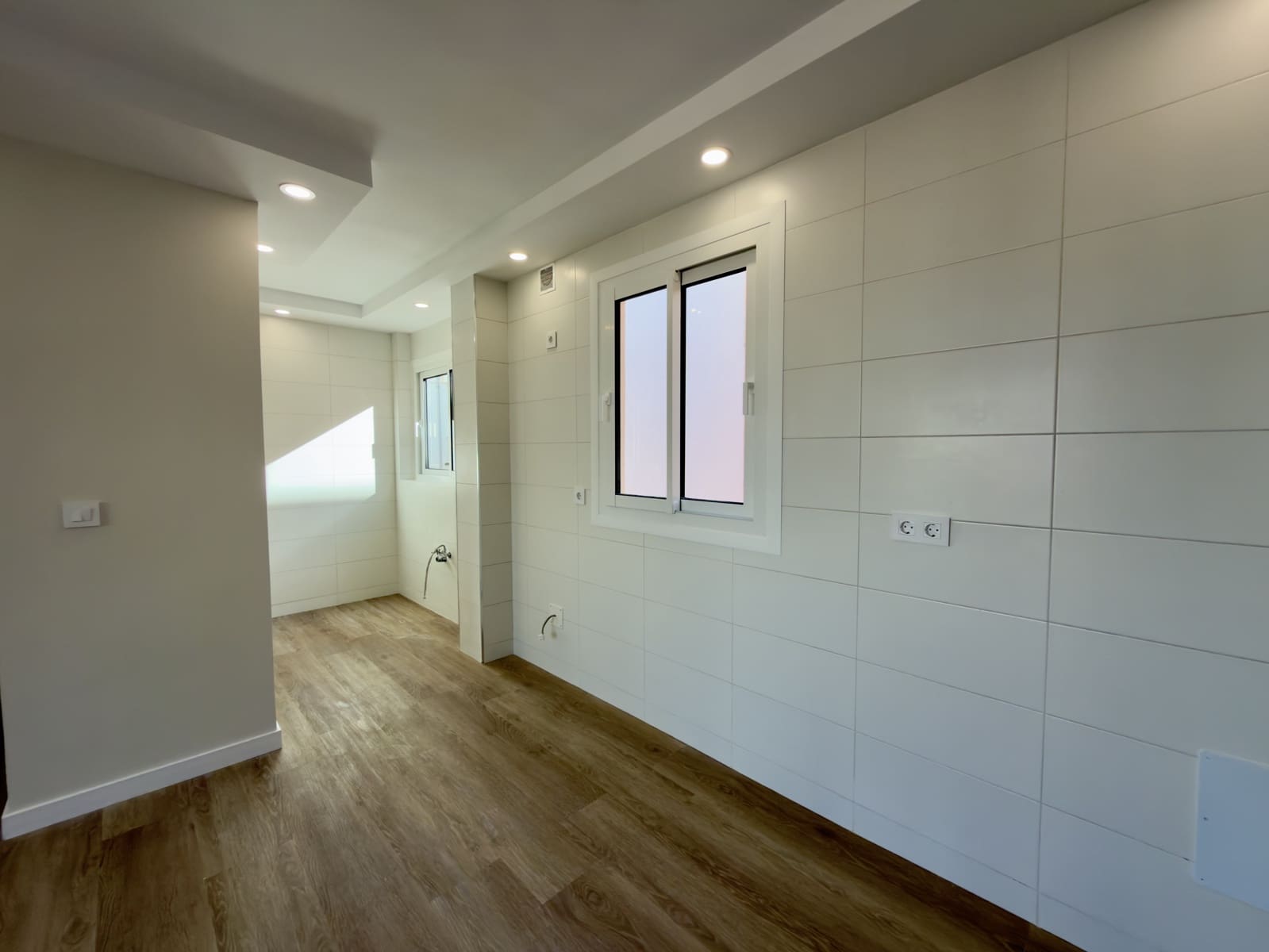 2 bedroom Apartment for sale in L'Arenal / S'Arenal with garage - € 449,000 (Ref: 9372143)