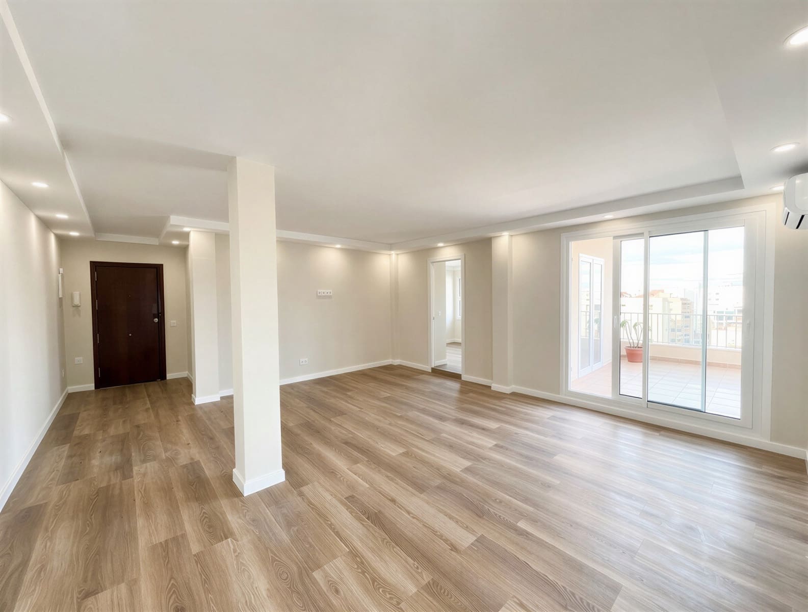 2 bedroom Apartment for sale in L'Arenal / S'Arenal with garage - € 399,000 (Ref: 9372143)